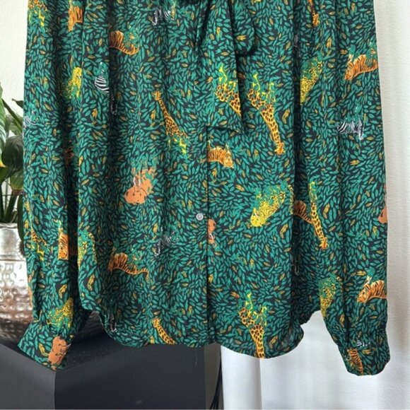 J. Crew Jungle Safari Print‎ Novelty Bow Top Blouse/Shirt Sz M Button down Green - Picture 3 of 11